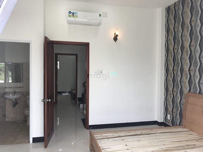 Hình ảnh Cho thuê nhà nguyên căn 766b Cách Mạng Tháng Tám, Quận Tân Bình