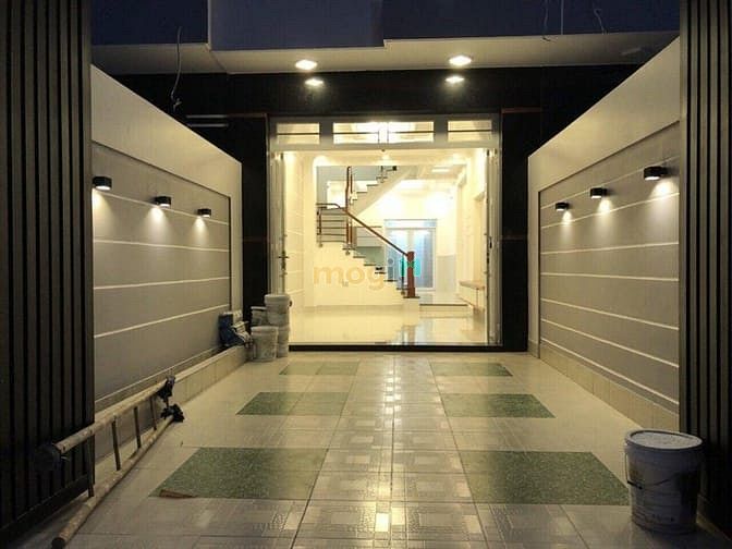 Hình ảnh Cho thuê nhà nguyên căn 766b Cách Mạng Tháng Tám, Quận Tân Bình