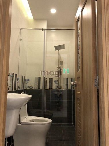 Hình ảnh Cho thuê nhà nguyên căn 766b Cách Mạng Tháng Tám, Quận Tân Bình