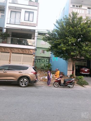 Hình ảnh Cần bán lại nền đất 90m2 nằm đối diện chợ Bà Hom Bình Tân
