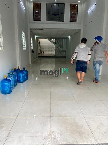Hình ảnh Cho thuê nhà NC 6x30M MTKD sầm uất đường Lê Trong Tấn