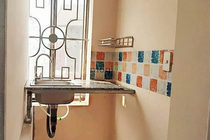 Hình ảnh Phòng Ban Công 30m2 CMT8 Cv Lê Thị Riêng
