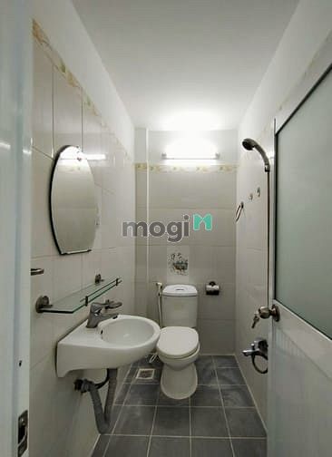 Hình ảnh Cho thuê nhà đúc 1 trệt 3 lầu số 202C Phạm Văn Hai, P5, Q.Tân Bình.