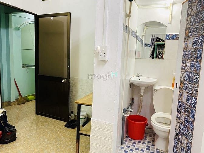 Hình ảnh Phòng đẹp còn thơm mùi sơn Đinh Tiên hoàng
