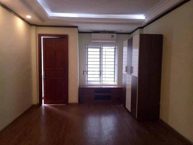 Hình ảnh Cho thuê nhà  Vũ Ngọc Phan 65m x 5T ô tô đỗ cửa