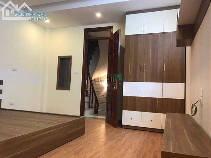Hình ảnh Cho thuê nhà  Vũ Ngọc Phan 65m x 5T ô tô đỗ cửa