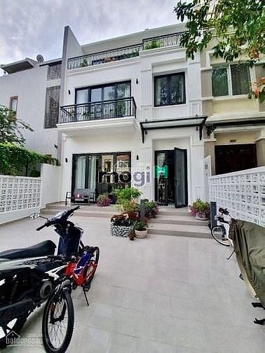 Hình ảnh Cần cho thuê nhanh căn biệt thự liền kề, Phú Mỹ Hưng.