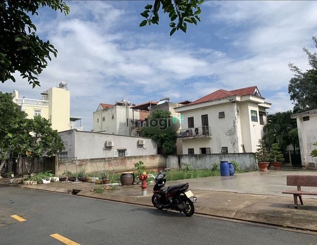 Hình ảnh Bán lô đất xây biệt thự quá đẹp đường 138 Hoàng Hữu Nam , Quận 9