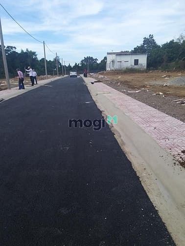 Hình ảnh Đất Dầu giây ngay chợ , sổ riêng thổ cư  .