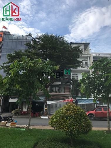 Hình ảnh Cho thuê nhà nguyên căn 2 lầu, MT Đồng Đen P14, Tân Bình. 9x28m.