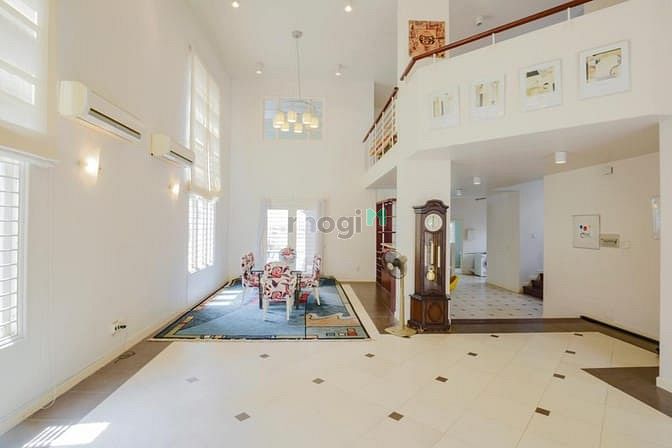 Hình ảnh Cho thuê villa Thảo Điền 500m2, 1 trệt 2 lầu 5PN full nội thất