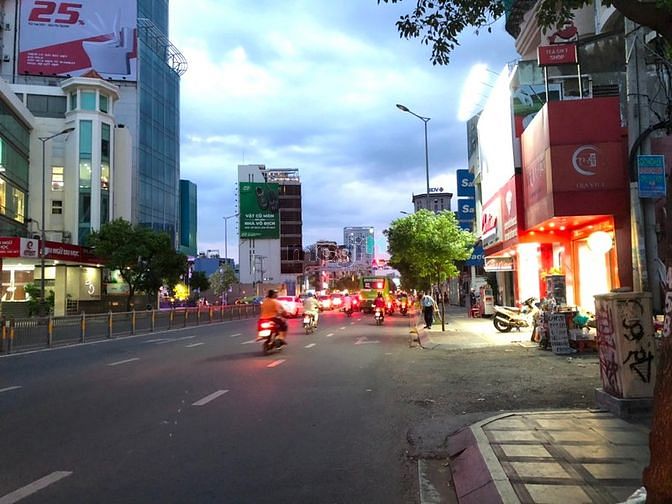 Hình ảnh Cho thuê Mặt Bằng Rooftop ngay Hàm Nghi, view Bitexco, 210m2, 110tr TL