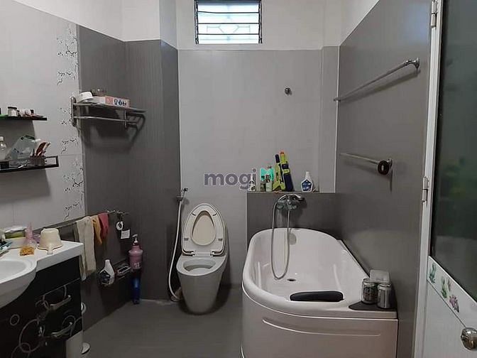 Hình ảnh Cho thuê nhà mp Lạc long quân 100m2x5T chỉ 30tr