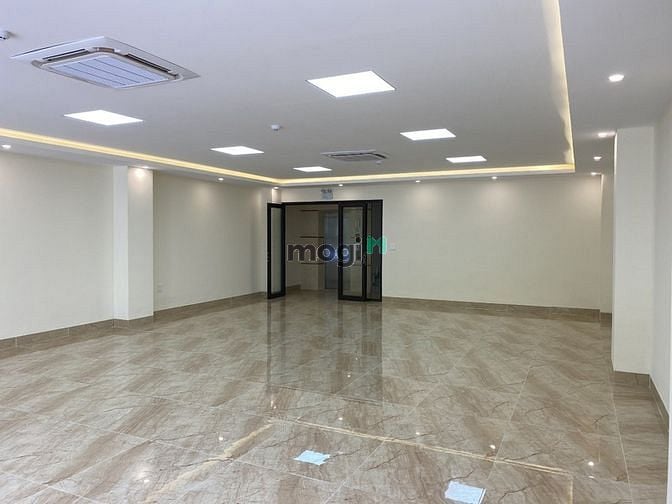 Hình ảnh Cho thuê nhà mp Lạc long quân 100m2x5T chỉ 30tr