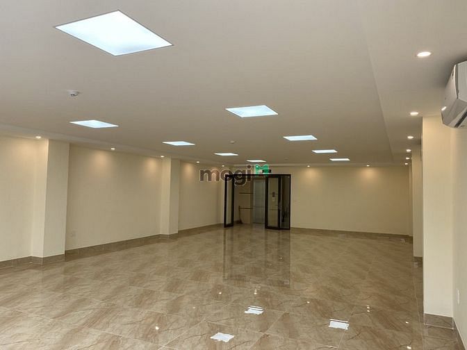 Hình ảnh Cho thuê nhà mp Lạc long quân 100m2x5T chỉ 30tr
