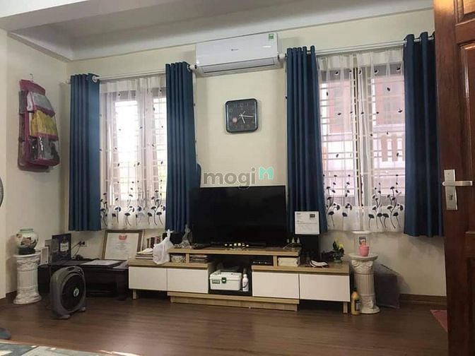 Hình ảnh Cho thuê nhà mp Lạc long quân 100m2x5T chỉ 30tr