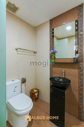 Hình ảnh CHDV cao cấp nt full, trung tâm q1 cửa sổ thoáng má
