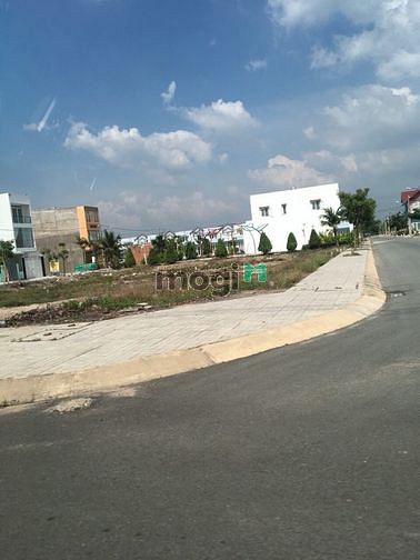 Hình ảnh Bán đất KDC ven sông đ/diện ĐH RMIT, dân đông, Chỉ 1.5tỷ, sổ trao tay