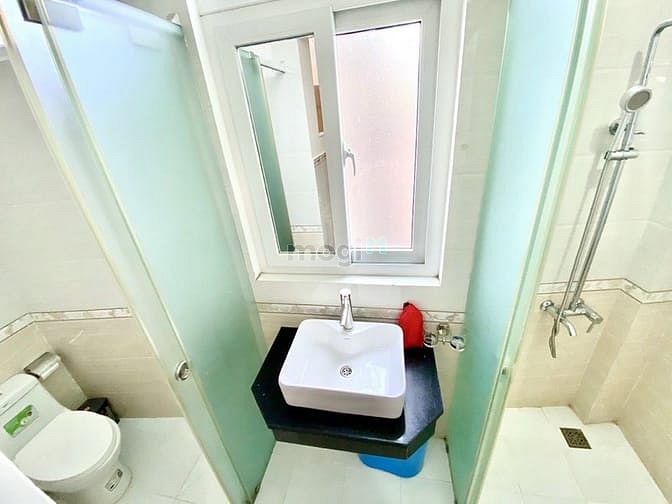 Hình ảnh Khai trương CHDV bancony, cửa sổ, 2 giường