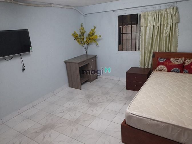 Hình ảnh Giá 2.3tr phòng máy lạnh kệ bếp Q.7
