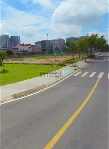 Hình ảnh Bán đất MT Lê Hữu Kiều, sát Đảo Kim Cương, UBND Q2, SHR, thổ cư, XDTD