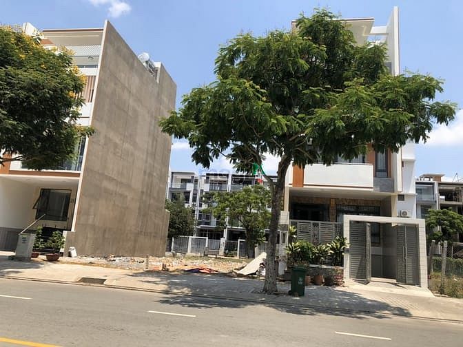 Hình ảnh Bán đất MT Lê Hữu Kiều, sát Đảo Kim Cương, UBND Q2, SHR, thổ cư, XDTD