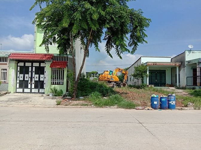 Hình ảnh Bán gấp lô đất thổ cư mặt tiền 16m khu dân cư Bình Dương