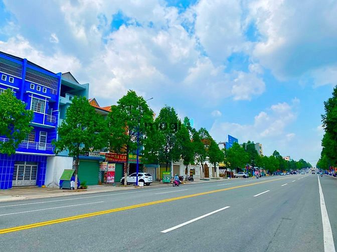 Hình ảnh Bán ko qua MG lô đất 330m2 ngay TT hành chính BD, dân cư đông, SHR