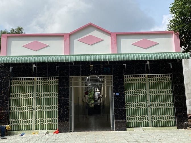 Hình ảnh Ra nước ngoài, cần bánTrọ 300m2 thu nhập 16tr/th,dân đông đối diện KCN