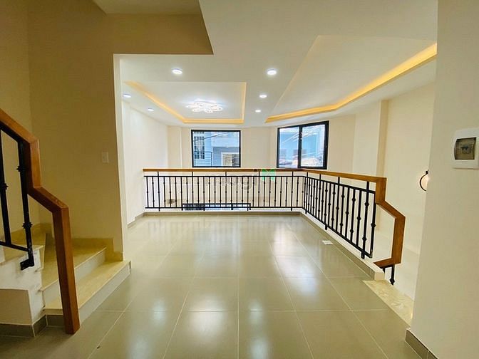 Hình ảnh Cho thuê nhà 24C Nguyễn Thái Bình thông hẻm 43 CỘNG HÒA