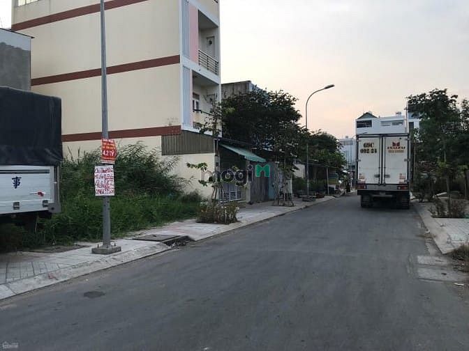 Hình ảnh Sang gấp MT Phạm Ngọc Thạch, Q3 giá 2.4tỷ 100m2, SHR, thổ cư 100%, SHR