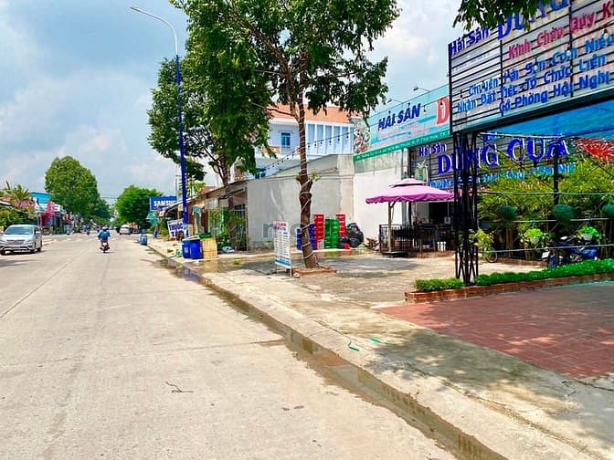 Hình ảnh Sang nhượng  lô đất 300m2 lô góc 2 mặt tiền, thổ cư 100%, KĐT mới BD