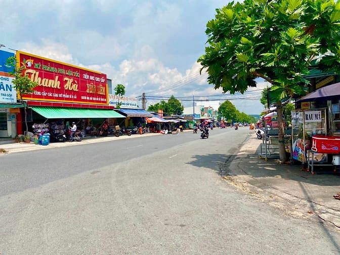 Hình ảnh Sang nhượng  lô đất 300m2 lô góc 2 mặt tiền, thổ cư 100%, KĐT mới BD