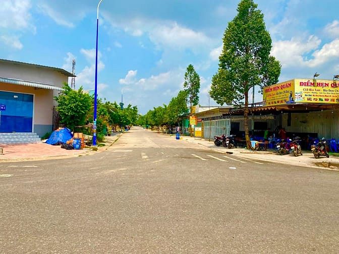 Hình ảnh Bán lô đất 600m2(20x30) trong khu đô thị ngay chợ Tự Phát BD