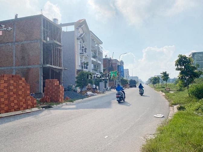 Hình ảnh Do kẹt tiền bán gấp Võ Văn Vân chỉ có 2.8 tỷ ở Phạm Văn Hai có sổ sẵn