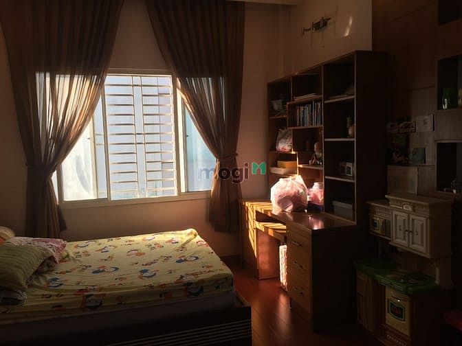 Hình ảnh Cho thuê nhà góc 2MT Hai Bà Trưng, đối diện chợ Tân Định
