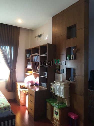 Hình ảnh Cho thuê nhà góc 2MT Hai Bà Trưng, đối diện chợ Tân Định