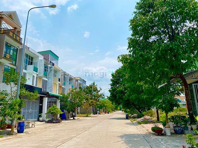 Hình ảnh Tôi thiện chí bán lô đất sát chợ thị xã BD, dân đông, sổ hồng riêng