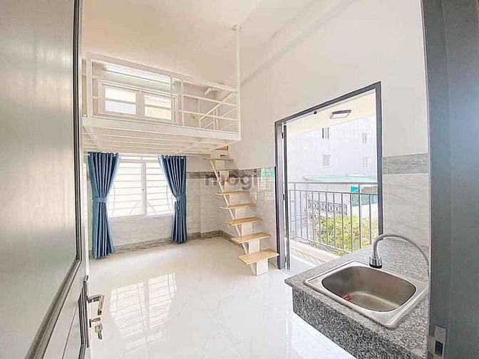 Hình ảnh Duplex bancon Quận 7 gần kcx Tân Thuận thoáng mát