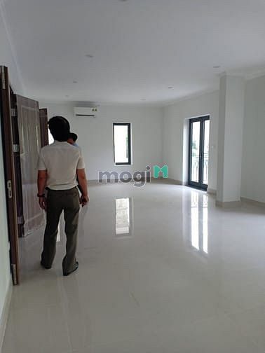 Hình ảnh Cho thuê Biệt thự, Khúc thừa dụ Cầu giấy 200m2x5T, thang máy, có hầm