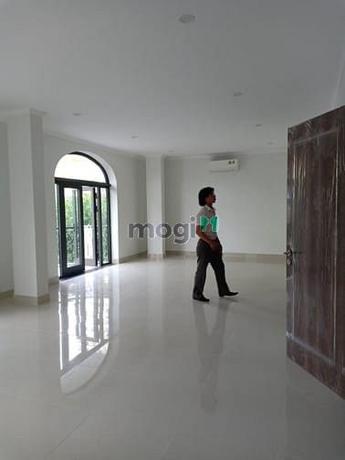 Hình ảnh Cho thuê Biệt thự, Khúc thừa dụ Cầu giấy 200m2x5T, thang máy, có hầm