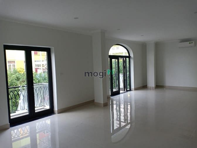 Hình ảnh Cho thuê Biệt thự, Khúc thừa dụ Cầu giấy 200m2x5T, thang máy, có hầm