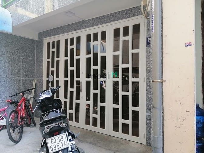 Hình ảnh Nhà trống đẹp đường Phú Thọ Hoà