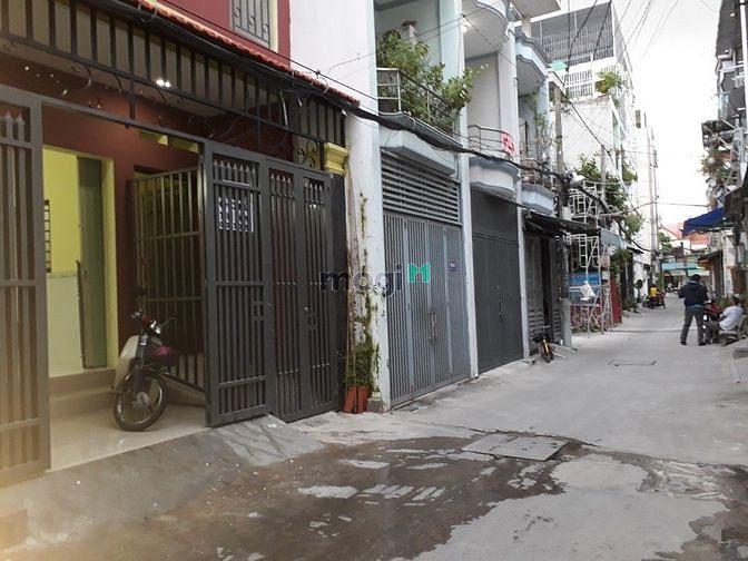 Hình ảnh nhà nguyên căn 1 trệt 1 lửng sau trường ĐH công nghiệp tpham