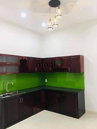 Hình ảnh Nhà phố có diện tích 4 m x 11 m đúc suốt 1 tấm