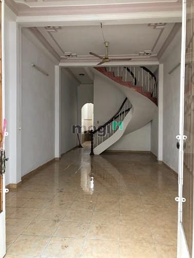 Hình ảnh Nhà trống Vườn lài vào ở ngay.