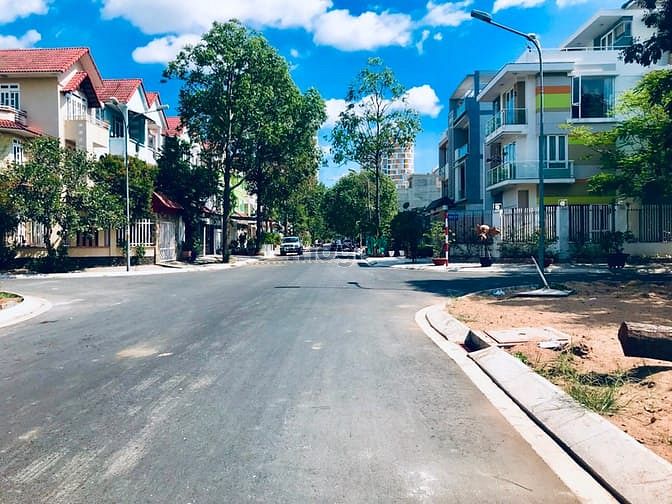 Hình ảnh Bán đất 130m2 sổ đỏ giá 7.54 tỷ MT đường Vành Đai KDC 13B Conic.