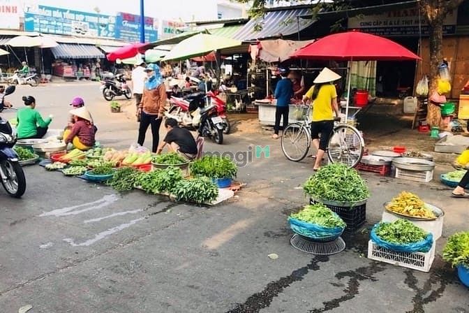 Hình ảnh Cần vốn nên tôi bán miếng đất thuộc đường chợ, dân cư đông, đường lớn