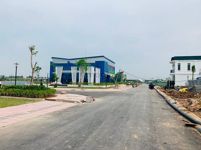 Hình ảnh Kẹt tiền bán đất gần chợ Hưng Long, dt 100m2, giá 1.5 tỷ