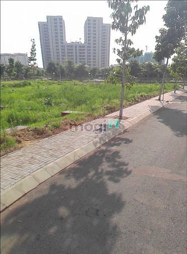 Hình ảnh Bán gấp đất đường Đỗ Xuân Hợp, Q9, ngay chợ Phước Long B, giá mềm, Shr